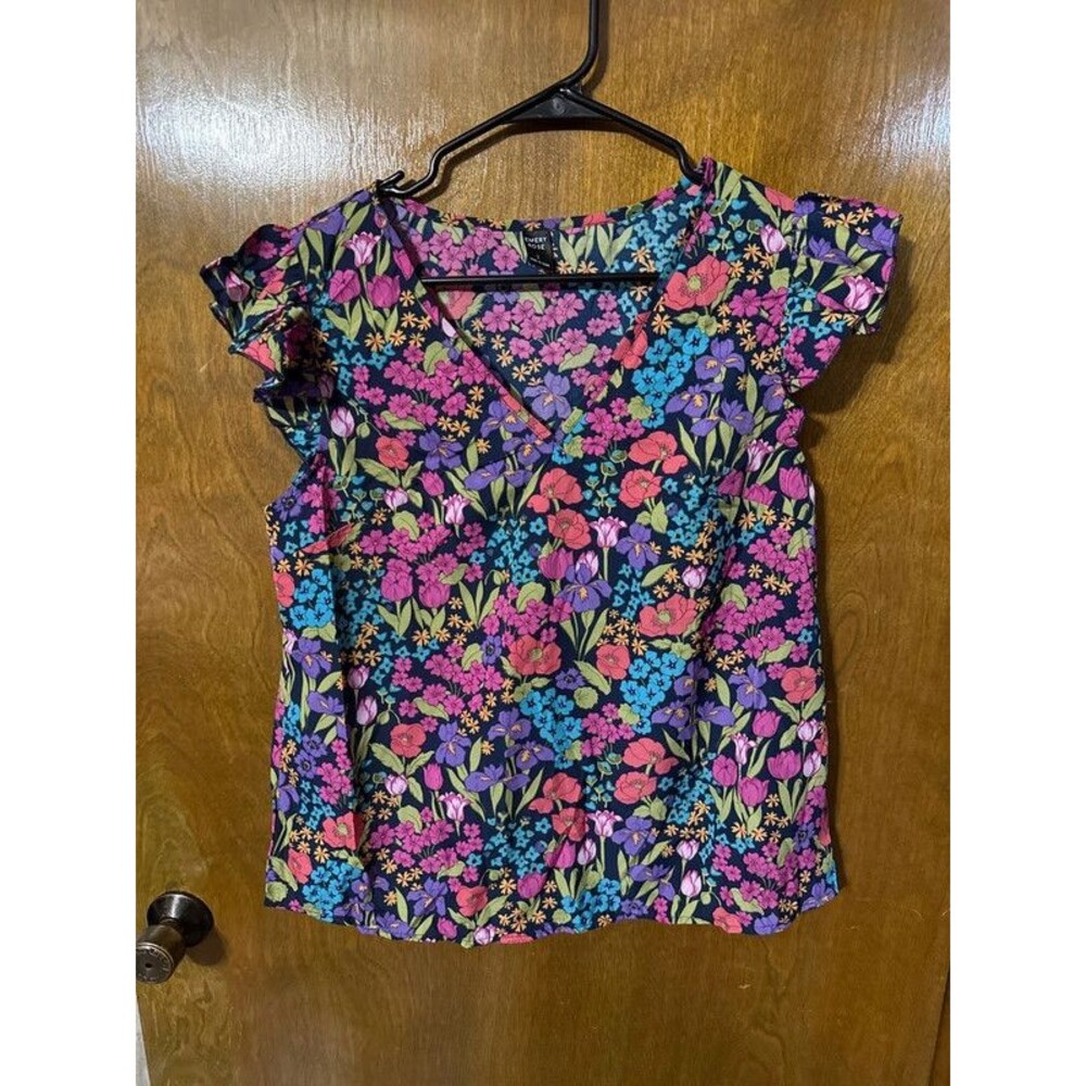 Emery Rose V Neck L
